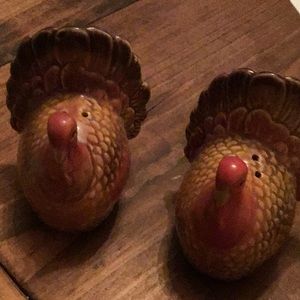 Turkey salt & pepper shakers